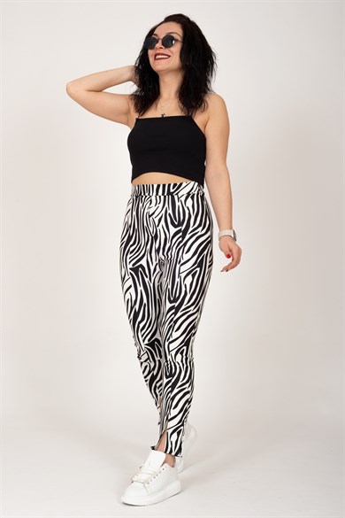 Siyah-Beyaz Yüksek Bel Lastikli Zebra Desen Paça Yırtmaçlı Tayt Pantolon